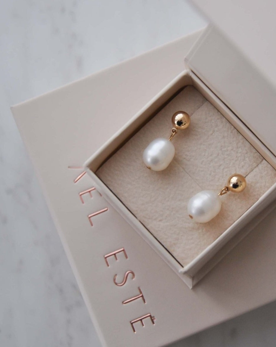 Joya Pearl Earrings - AELESTEJoya Pearl EarringsEarrings#bridal_accessories##wedding_head_band##bridal_earring#