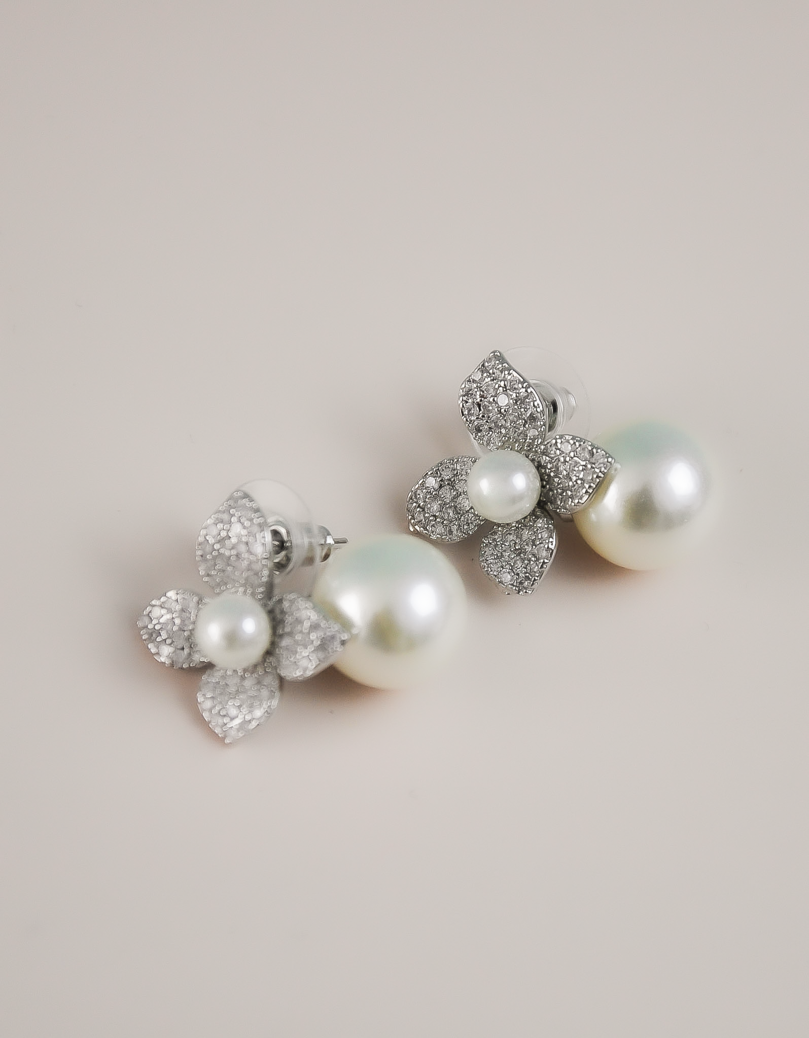 Eloise Pearl and Crystal Earring - Silver
