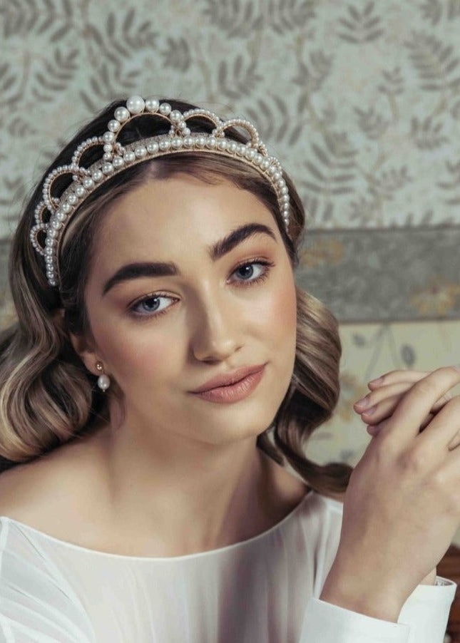 Amira Pearl Crown - AELESTEAmira Pearl CrownCrown#bridal_accessories##wedding_head_band##bridal_earring#