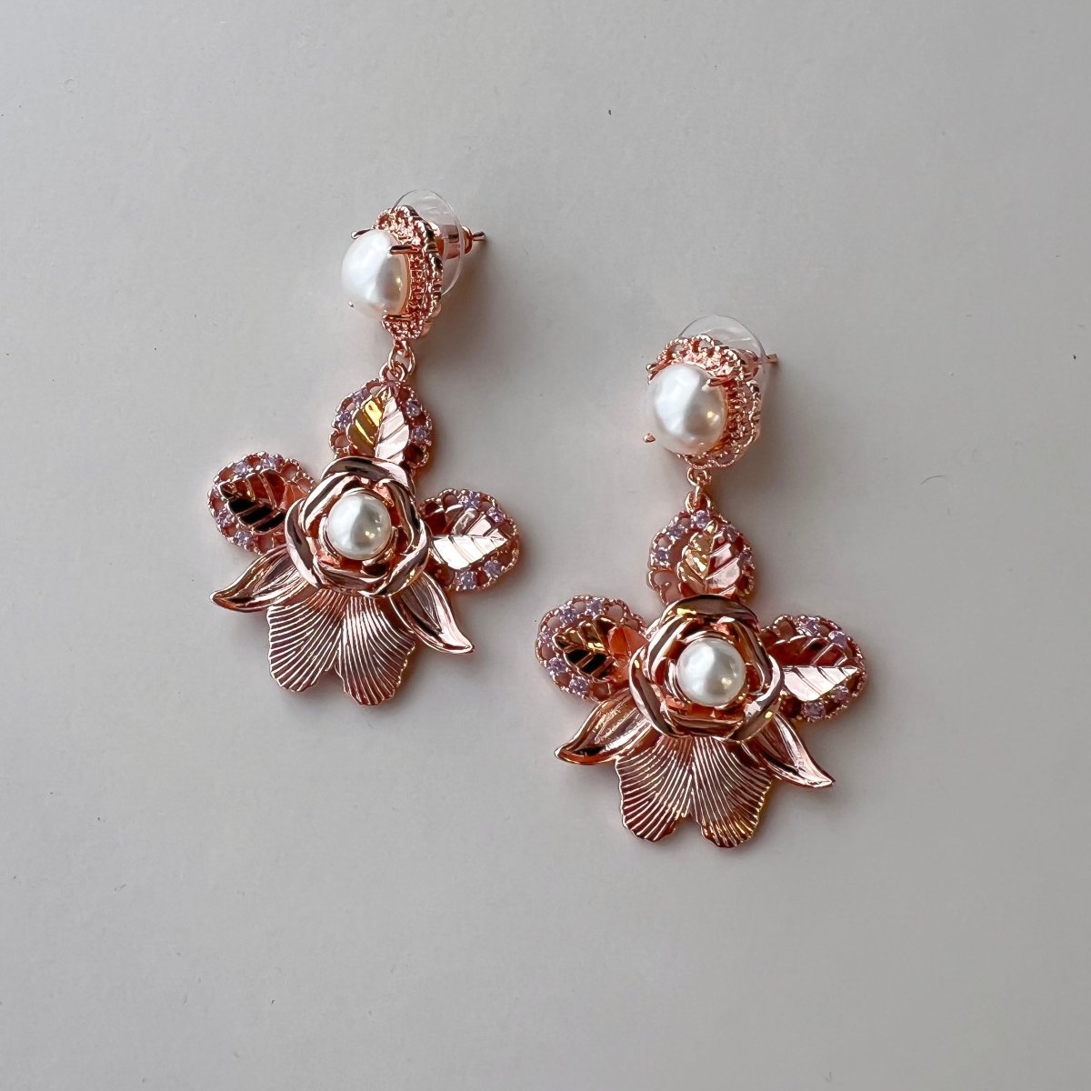 Rose Gold Sofia Pearl Earrings - AELESTERose Gold Sofia Pearl EarringsEarrings#bridal_accessories##wedding_head_band##bridal_earring#