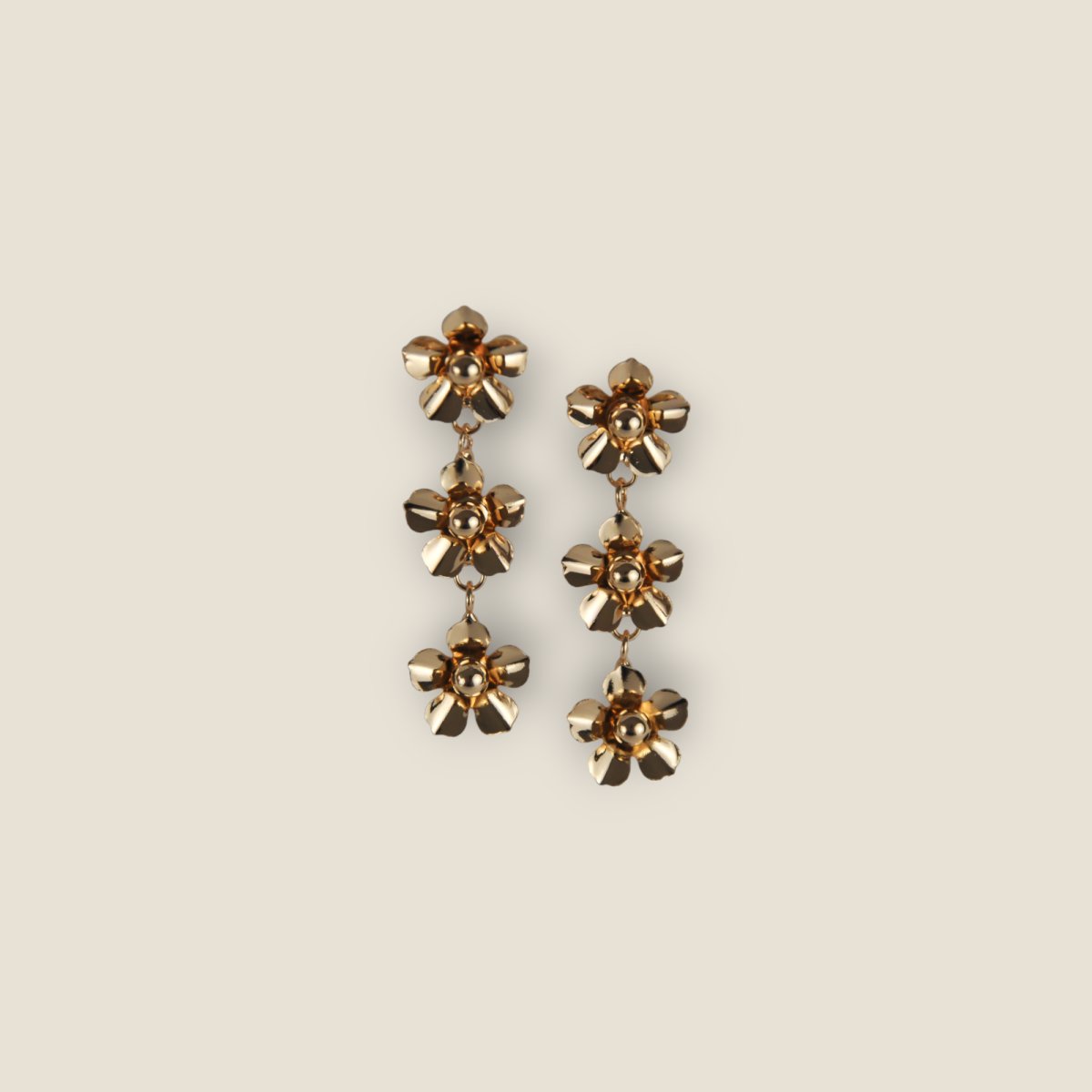 Valencia Flower Earrings - AELESTEValencia Flower EarringsEarrings#bridal_accessories##wedding_head_band##bridal_earring#